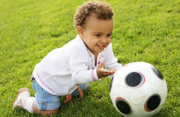 A Mansigné, les enfants de 3-5 ans s'initient déjà au football